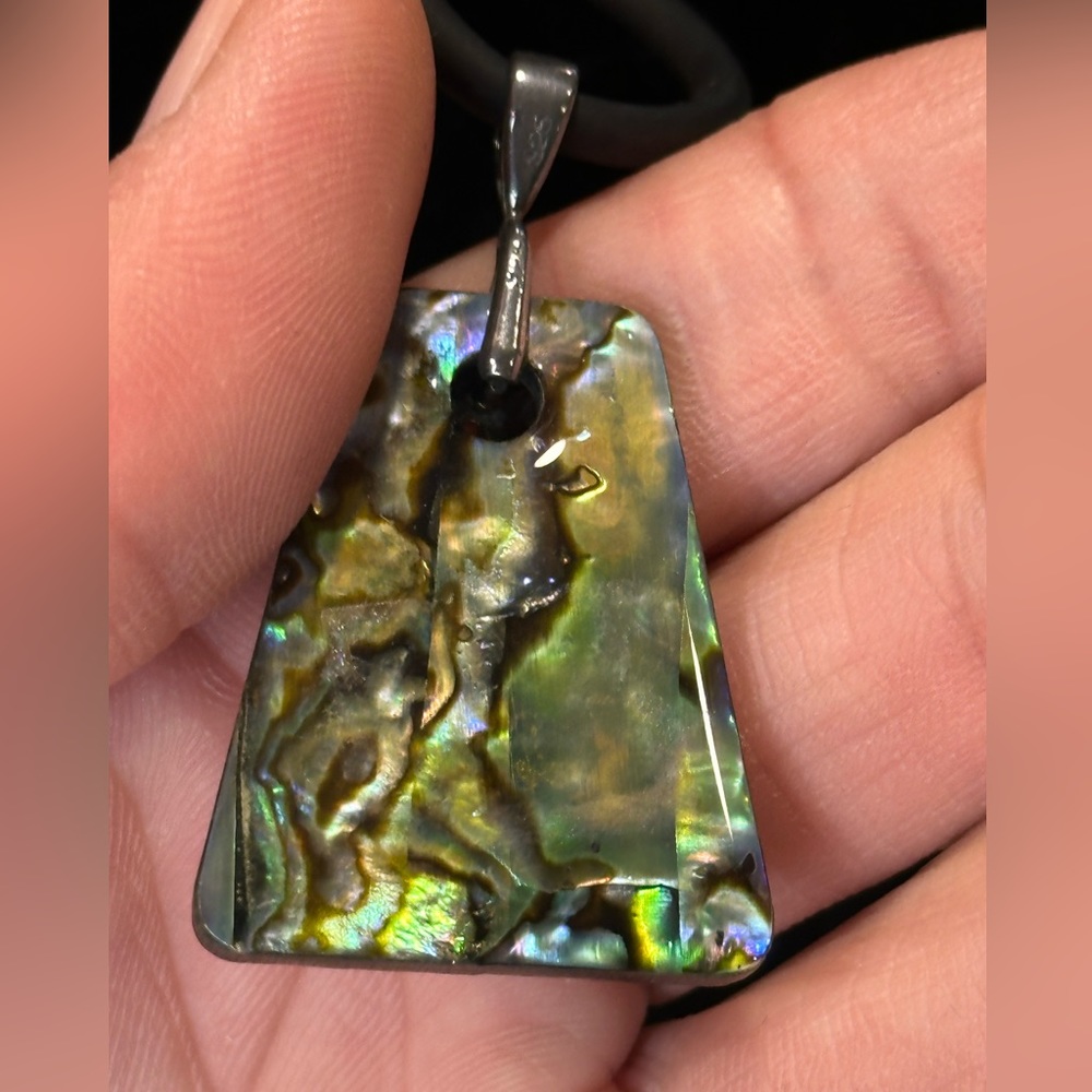 823. Paua Abalone .925 Sterling Silver & black cord pendant necklace - Picture 2 of 3